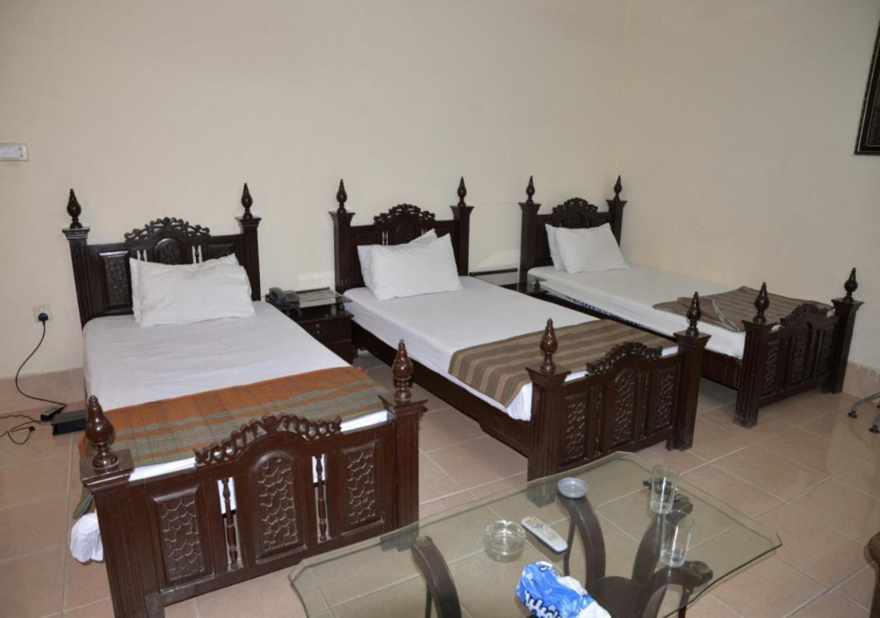 Step Inn Hotel Sukkur Kültér fotó
