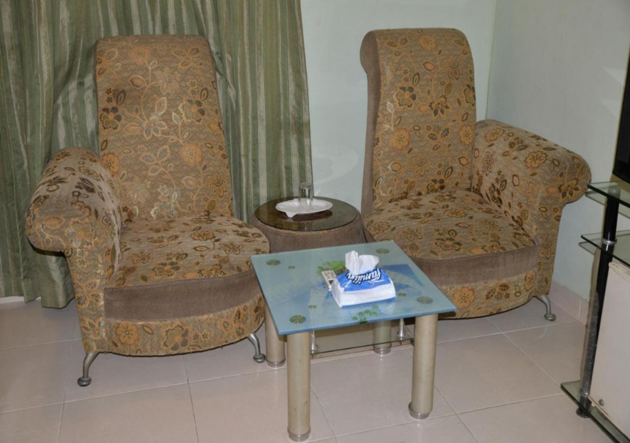 Step Inn Hotel Sukkur Kültér fotó